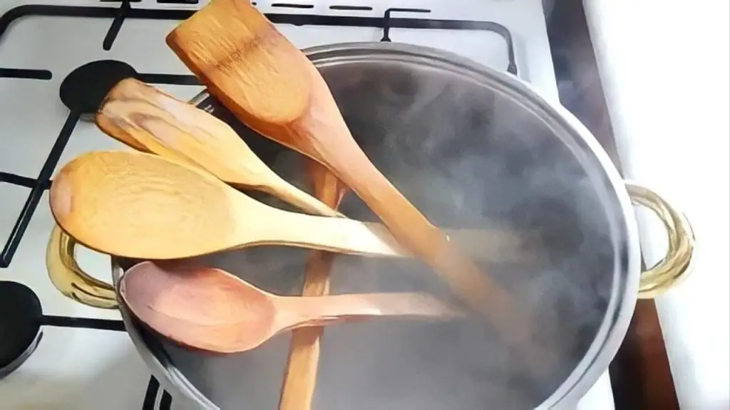 Cucharones de madera llenos de bacterias y gérmenes, cómo desinfectarlos naturalmente