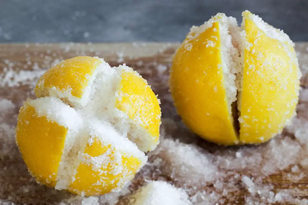Grandma’s Secret: Salt on a Cross-Cut Lemon – Find Out What It’s For