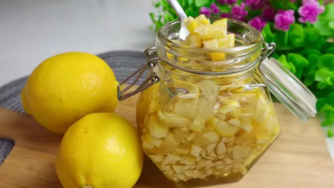 Honey, lemon juice, onion, garlic, and grated ginger – Use one teaspoon every day, and get ready to be amazed
