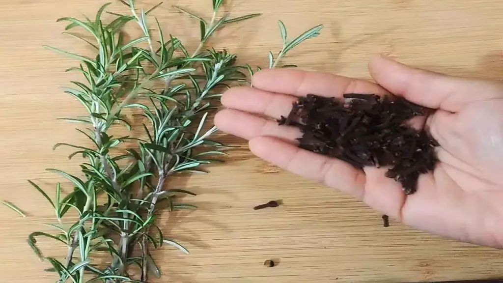 Mix rosemary and Tea : I didn’t expect it to be this effective