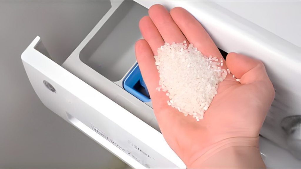 Set aside the fabric softener, this makes your towels 10 times softer